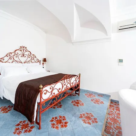 Regina Cristina 4*