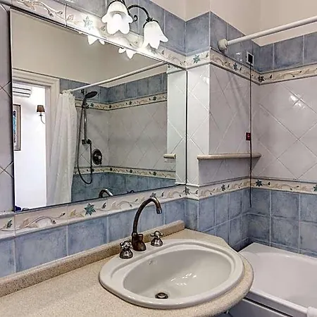 Regina Cristina 4*