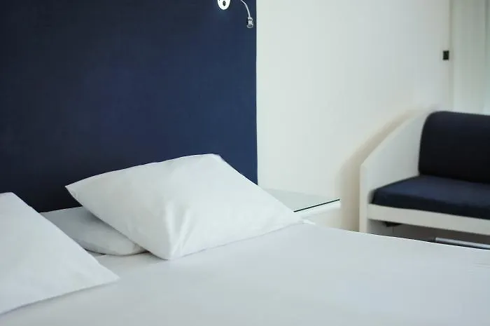 Regina Cristina Otel Capri