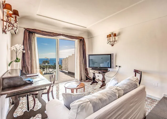 Regina Cristina Otel Capri